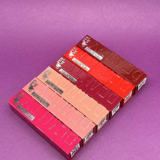 Rouge à lèvres liquide effet vinyle 24H