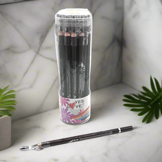 Crayon noir khôl avec taille crayon